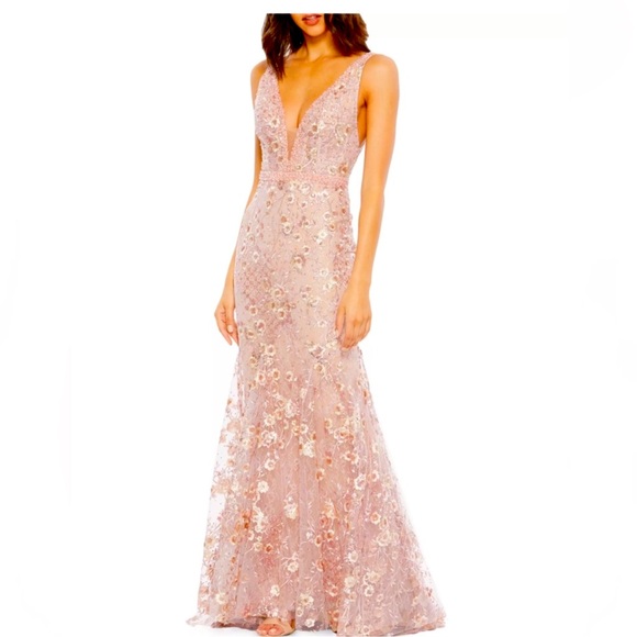Mac Duggal Dresses & Skirts - Mac Duggal Floral Sequin & Embroidered Tulle Trumpet Gown size 2 Rose Pink